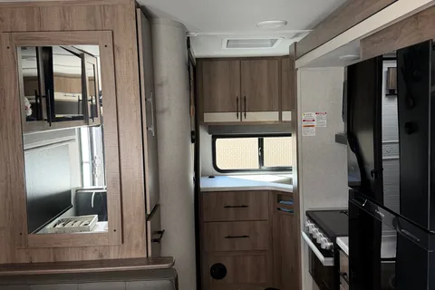 Cliff & Clare’s Grand Design Imagine Travel Trailer