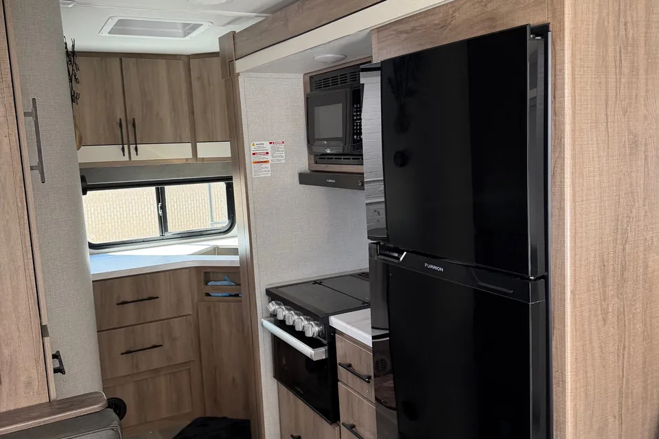 Cliff & Clare’s Grand Design Imagine Travel Trailer