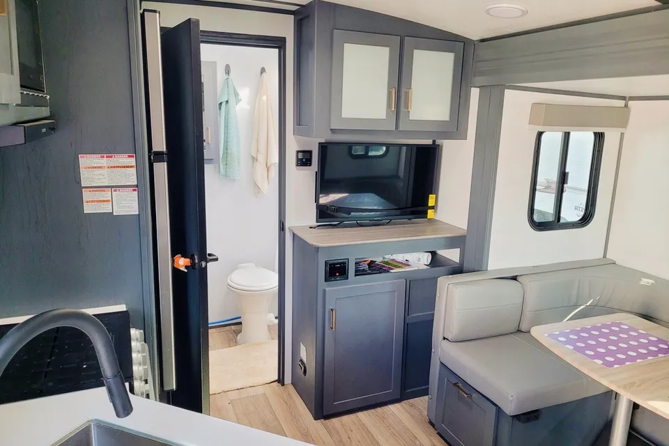 Premier Keystone 19FBPR Travel Trailer
