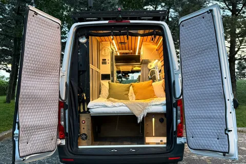 Luxury Adventure Sprinter | Unlimited WiFi | Sleeps 4