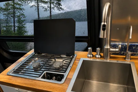 Luxury Adventure Sprinter | Unlimited WiFi | Sleeps 4