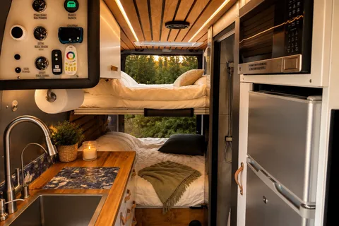 Luxury Adventure Sprinter | Unlimited WiFi | Sleeps 4