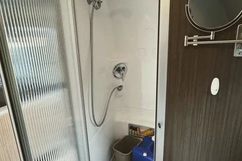 Twyla the Twinky | 2021 Airstream Caravel 22FB