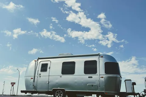 Twyla the Twinky | 2021 Airstream Caravel 22FB