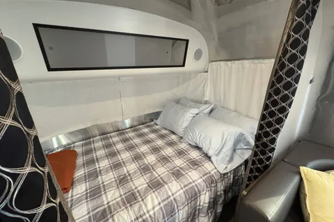 Twyla the Twinky | 2021 Airstream Caravel 22FB