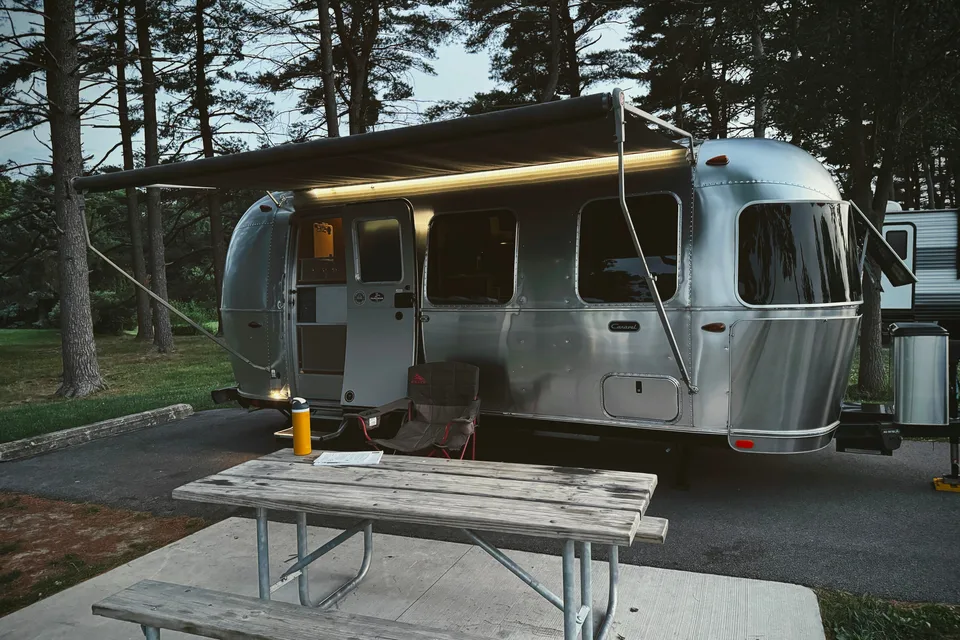 Twyla the Twinky | 2021 Airstream Caravel 22FB