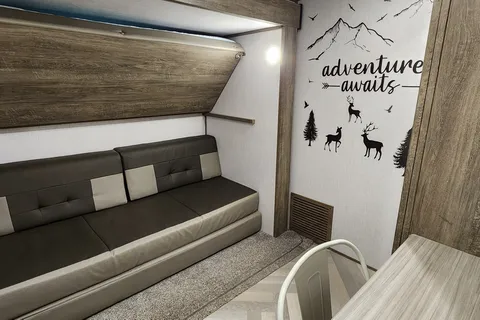 HUGE Luxury 5th Wheel Bunkhouse with Office