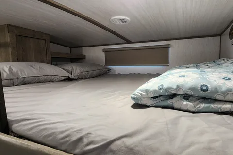 HUGE Luxury 5th Wheel Bunkhouse with Office