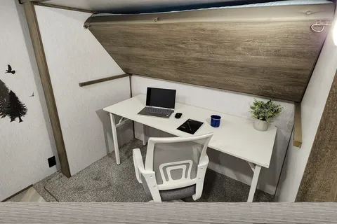 HUGE Luxury 5th Wheel Bunkhouse with Office