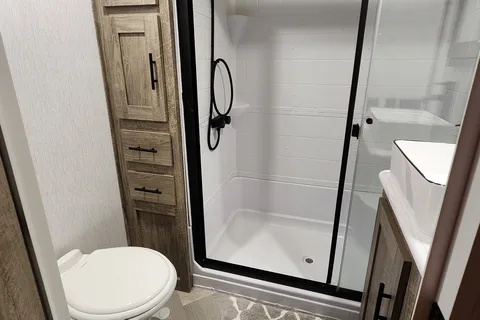 HUGE Luxury 5th Wheel Bunkhouse with Office