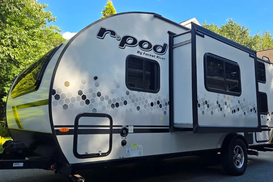 J&J's Forest River RPT193-80 Travel Trailer