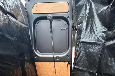 “VANessa” ‘22 fully-stocked, Pet-Friendly Off-Grid compatible campervan, AC, sleeps/seats 2