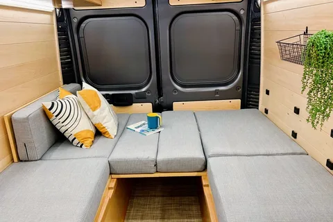 “VANessa” ‘22 fully-stocked, Pet-Friendly Off-Grid compatible campervan, AC, sleeps/seats 2