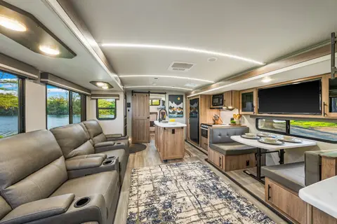 The Tumbleweed | Fully-Loaded Bunk House (Sleeps 8)