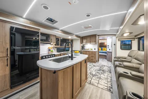 The Tumbleweed | Fully-Loaded Bunk House (Sleeps 8)