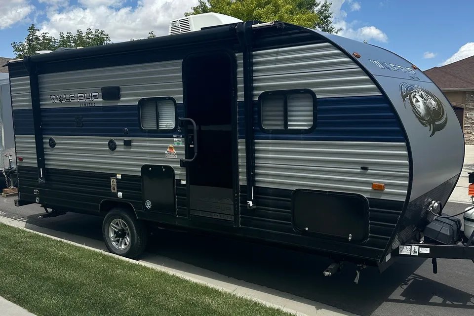 Ian's Forest River 2022 Forest River Cherokee Wolf Pup 18TO Camper Trailer Travel Trailer