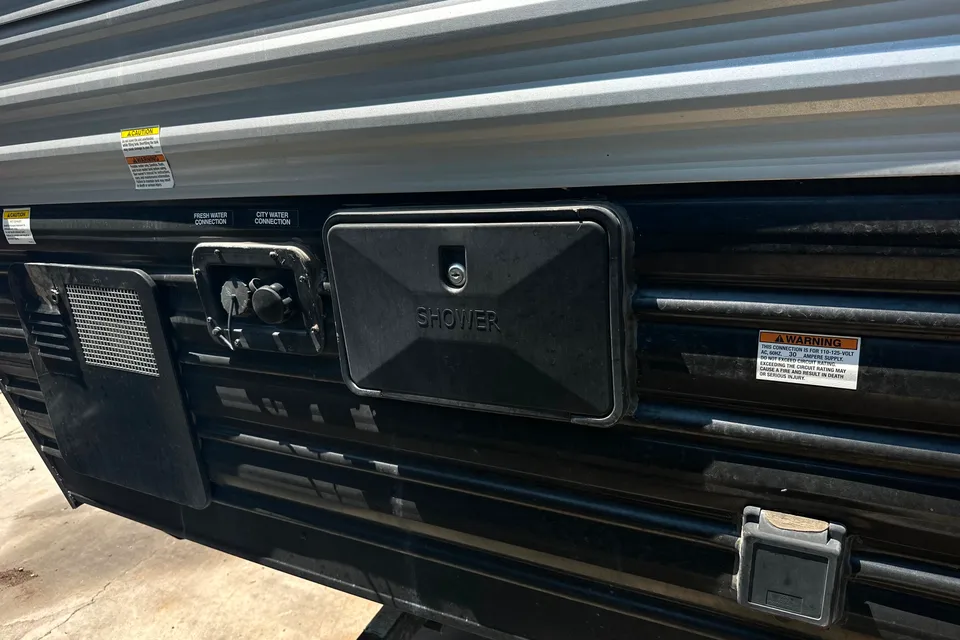 Ian's Forest River 2022 Forest River Cherokee Wolf Pup 18TO Camper Trailer Travel Trailer