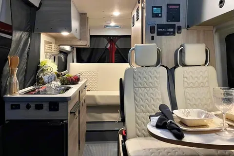 Brandon's Winnebago Solis Class B