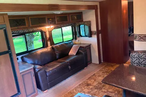 Lisa's Crossroads Zinger Travel Trailer