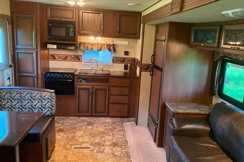 Lisa's Crossroads Zinger Travel Trailer