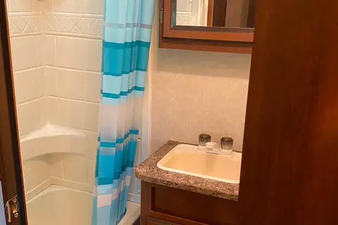 Lisa's Crossroads Zinger Travel Trailer