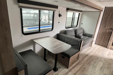 Mike's Grand River 32BRE Travel Trailer