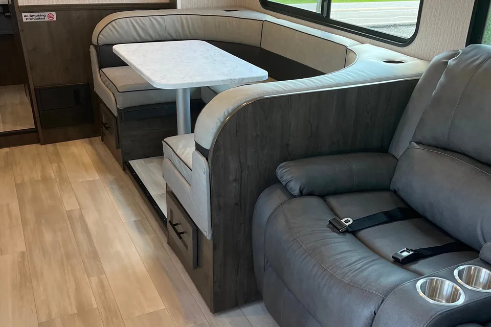 2022 RV-/ Families, Couples, Friends or Business 
