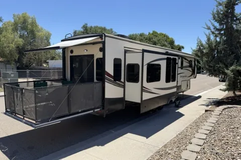 KZ Durango Gold Fifth Wheel