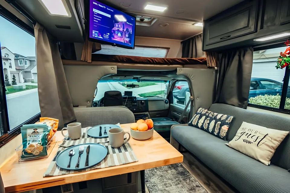 Thor Four Winds 28A (Renovated, Solar + Unlimited Starlink)