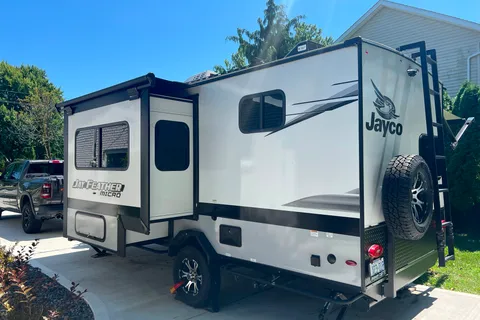 Mark's Jayco 199MBS Travel Trailer