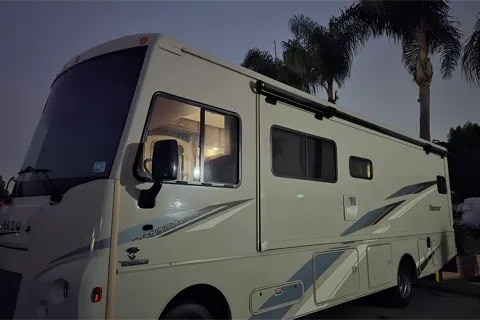 Winnebago Sunstar Class A
