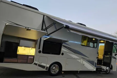 Winnebago Sunstar Class A