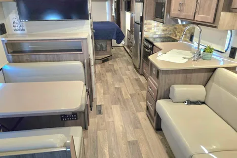 Winnebago Sunstar Class A
