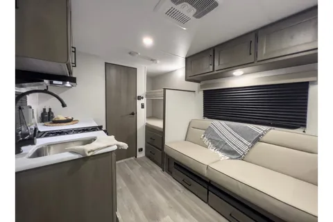 Grand Design Transcend One 151BH Travel Trailer