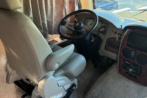 Mac's Thor Motor Coach Serrano Z 31 Class A