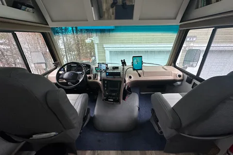 Classe A 27' : Le Campeur autonome / The boondocker