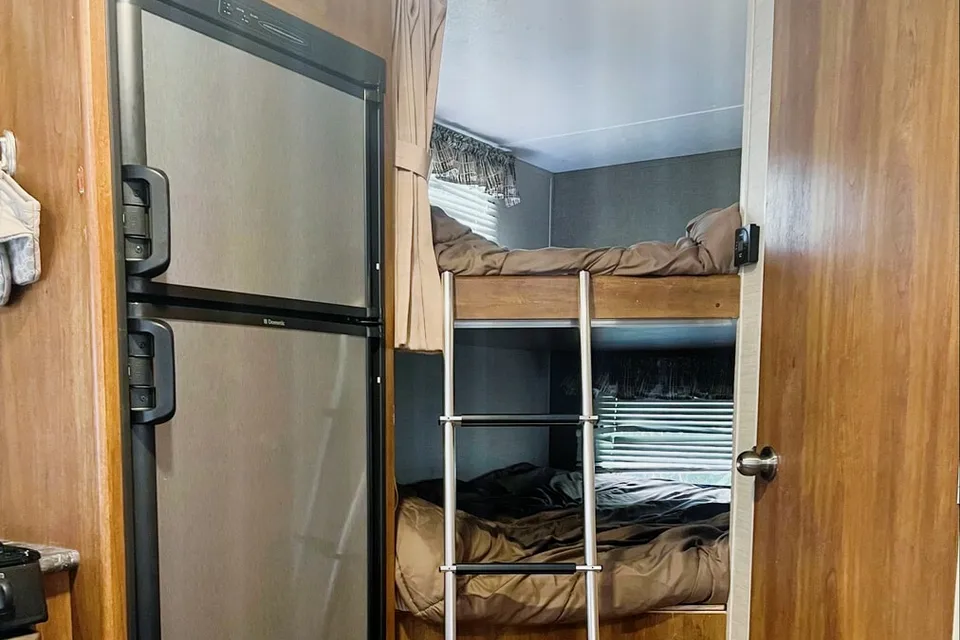 Robbyn's Keystone Springdale Travel Trailer