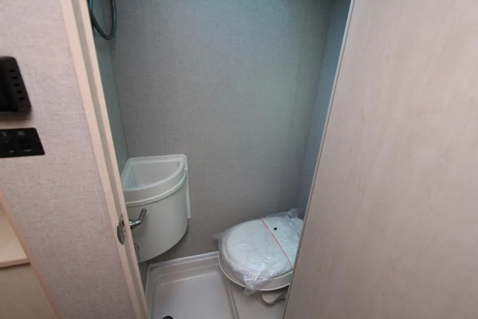 Petra's Winnebago Minnie Drop  Travel Trailer