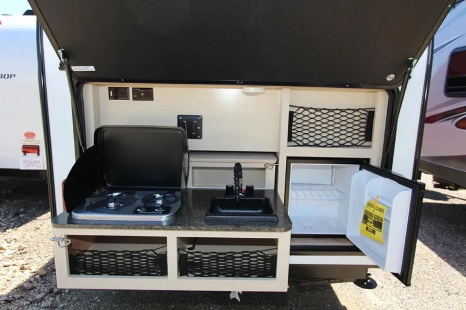 Petra's Winnebago Minnie Drop  Travel Trailer