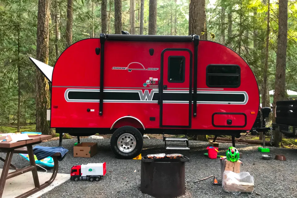 Petra's Winnebago Minnie Drop  Travel Trailer