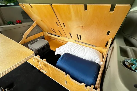 RoJo: Convenient Converted Campervan