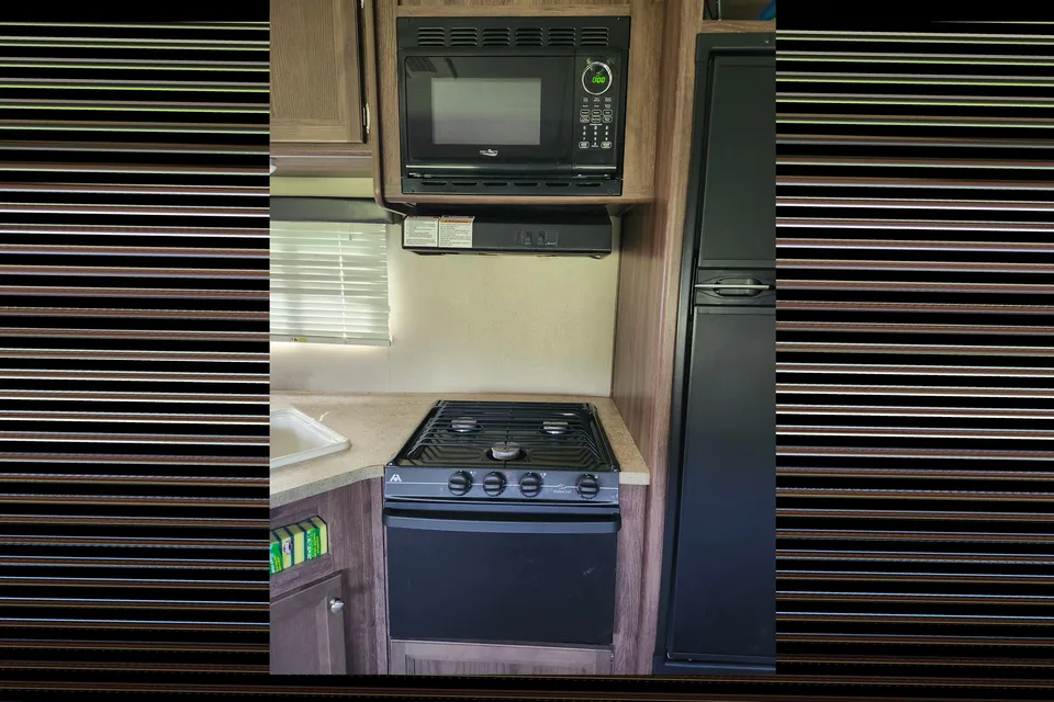 Krista's Family Trailer -Coleman 295QBS