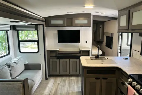 Ultimate Family Adventure! RV MPG Ultra Lite Travel Trailer