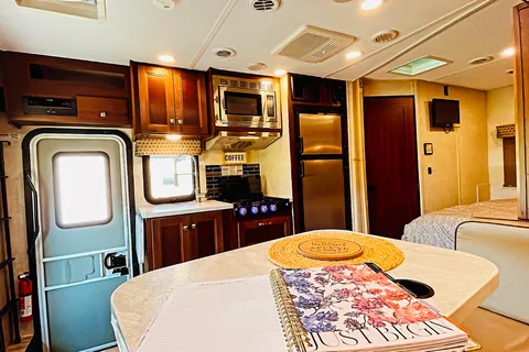 NEW AND POPULAR: Sunseeker -Mercedes Benz