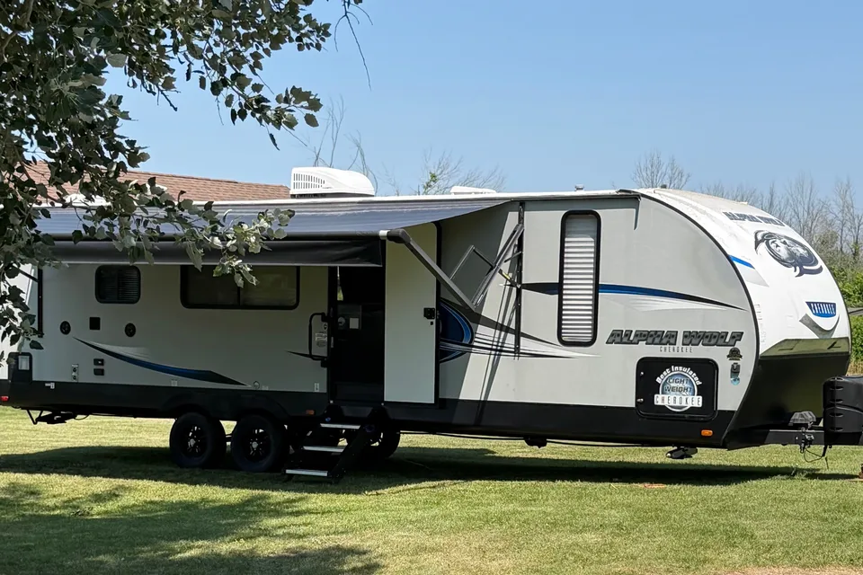 Ren’s Travel Trailer - ALPHA WOLF, Made by Forest River