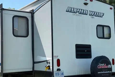 Ren’s Travel Trailer - ALPHA WOLF, Made by Forest River