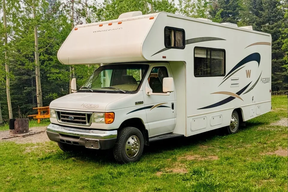 Raouf's Winnebago  2007  Access 