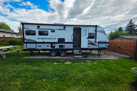 MacGregor's Jayco Jay Feather 24RL Travel Trailer