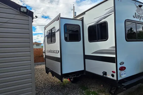 MacGregor's Jayco Jay Feather 24RL Travel Trailer