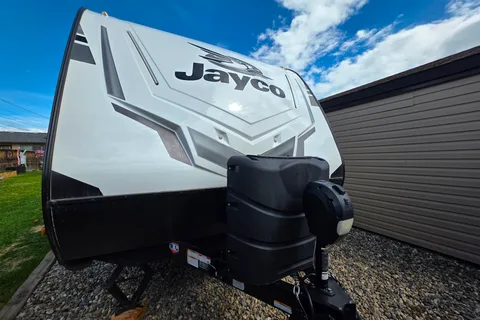 MacGregor's Jayco Jay Feather 24RL Travel Trailer